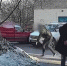 Парень на улице облил кислотой молодую пару с ребёнком - Телеканал Городской