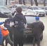 Толпа брянских школьников разгромила легковой автомобиль - Телеканал Городской