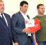 Артем Осипенко получил премию за большую работу по сбору и доставке гуманитарной помощи - Комитет по физкультуре и спорту