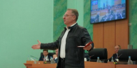 Александр Богомаз поздравил певца и композитора Александра Добронравова с присвоением почетного звания - Газета Деснянская правда