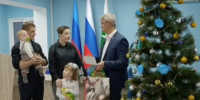 Новогодние подарки получили ребята из Брянки - БрянскToday.Ru