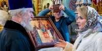 В Брянске Львовой-Беловой подарили Свенскую икону Божией Матери - БрянскToday.Ru