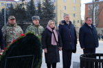 Вечная слава Героям: руководители области почтили память павших защитников Отечества
