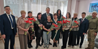 Александр Богомаз в преддверии 8 марта встретился с мамами и женами брянских защитников-героев - Брянский рабочий