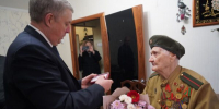 Губернатор Брянской области вручил ветерану юбилейную медаль «80 лет Победы в Великой Отечественной войне 1941–1945 годов» - Газета Деснянская правда