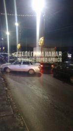 Опубликованы кадры с массового ДТП на путепроводе в Брянске