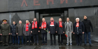 Коммунисты возложили цветы к Мавзолею В.И. Ленина и мемориалам покорителям космоса - КПРФ