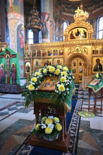 В праздник Входа Господня в Иерусалим митрополит Александр совершил Божественную литургию в Брянском кафедральном соборе