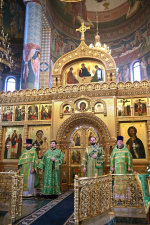 В праздник Входа Господня в Иерусалим митрополит Александр совершил Божественную литургию в Брянском кафедральном соборе