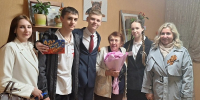Инна Мухина с членами Детского общественного совета навестили ветерана Анну Поддуеву - Брянская Учительская газета