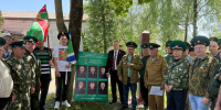 Брянский Депутат и общественник Михаил Иванов поздравил пограничников с праздником - Брянский объектив
