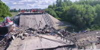 С места обрушения моста в Брянской области убрали три вагона и локомотив - БрянскНОВОСТИ.RU