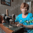Жительница Новозыбковского городского округа шьёт маскхалаты для военных - Брянская Учительская газета