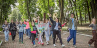 В брянском парке–музее имени А.К. Толстого яркое солнце и активная молодежь создавали особую летнюю атмосферу - Брянская Учительская газета