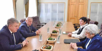 Брянский губернатор провёл рабочую встречу с председателем Профсоюза работников АПК - Брянская Учительская газета
