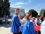 В Карачеве прошла патриотическая акция к Дню Государственного флага Российской Федерации