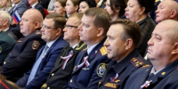 Руководитель и сотрудники следственного управления СК России по Брянской области приняли участие в мероприятиях, посвященных Дню государственного флага России - Следственный комитет
