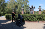 Депутаты и сотрудники областной Думы приняли участие в субботнике