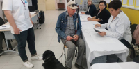 В Брянске незрячий избиратель с собакой-поводырем пришел на выборы - БрянскToday.Ru