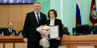 В Брянской областной Думе наградили партийцев за значительный вклад в волонтёрскую и гуманитарную деятельность - Единая Россия