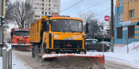 Брянск борется со снегом: городские службы работают в усиленном режиме - Брянская улица