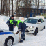 Полицейские в Навле пришли на помощь застрявшему в снегу водителю - БрянскToday.Ru