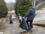 Жители Брянска активно участвуют в общегородском субботнике
