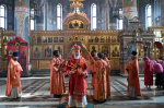 В Неделю 6-ю по Пасхе митрополит Александр совершил Литургию в Брянском кафедральном соборе