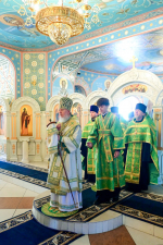 В канун дня памяти праведного Иоанна Кронштадтского митрополит Александр совершил всенощное бдение в Брянском кафедральном соборе