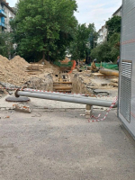 На участке теплотрассы по улице Ворошилова в Клинцах продолжается капремонт