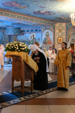 В канун Недели 3-й по Пятидесятнице митрополит Александр совершил всенощное бдение в Брянском кафедральном соборе