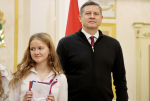 «Мы - граждане России!» - в честь Дня Государственного флага юным брянцам вручили паспорта